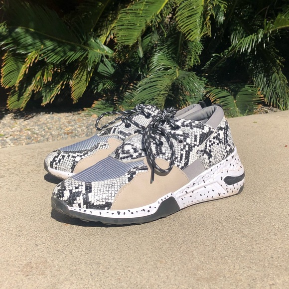 Snake print sneakers - Picture 1 of 3